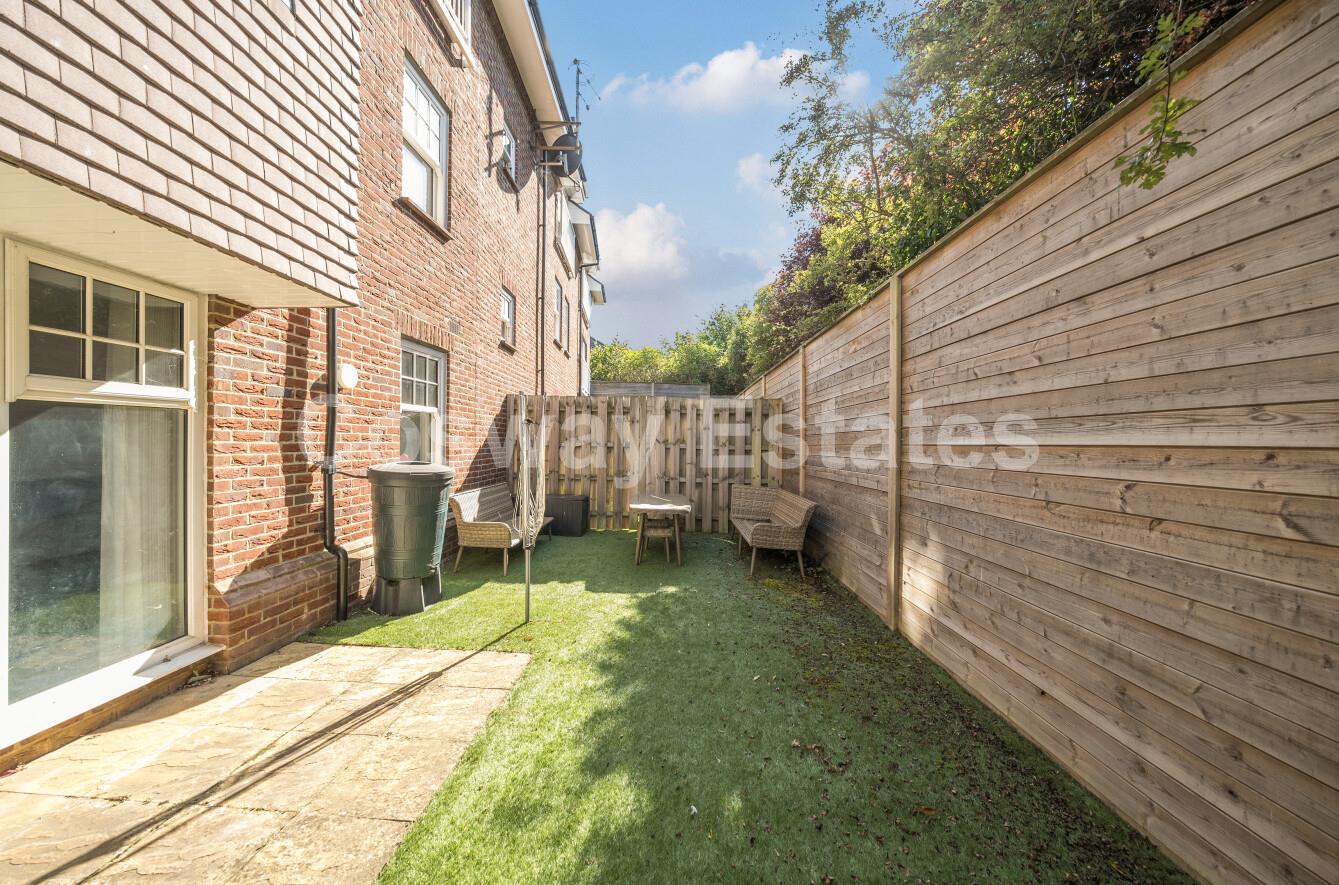 Rosebery Place, Mill Hill, NW7, London